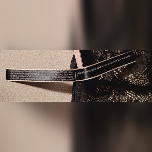 Victoria's Secret Very Sexy Cheeky - Picture 7 of 7